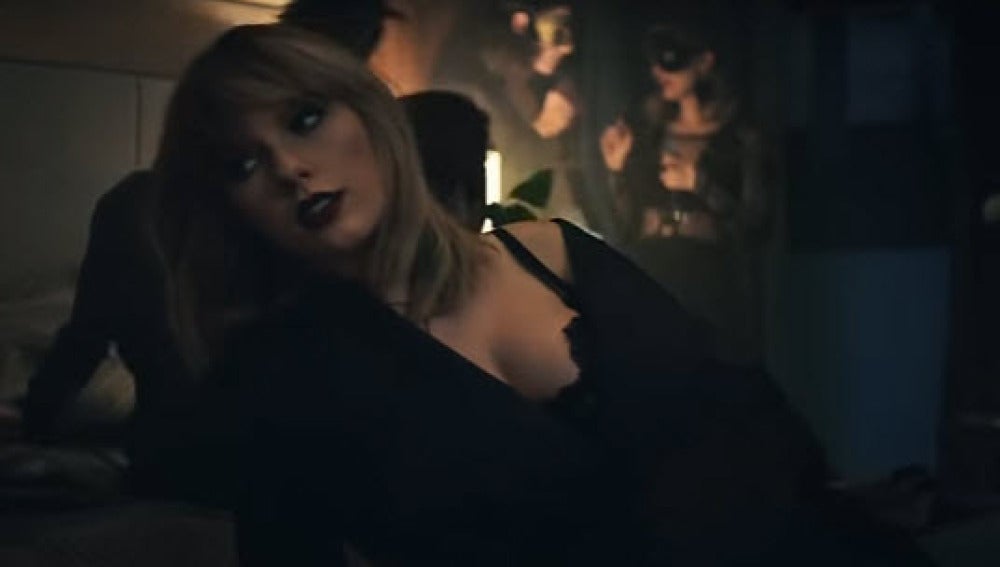 Taylor Swift en el videoclip de I Don't Wanna Live Forever