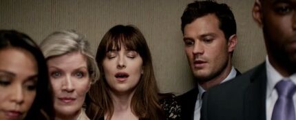 Dakota Johnson y Jamie Dornan en 'Cincuenta sombras m&aacute;s oscuras'