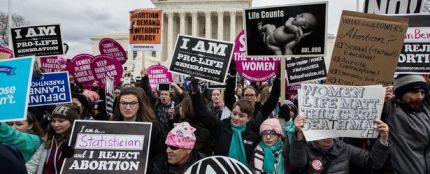  Arkansas permite a los violadores paralizar el aborto de sus víctimas