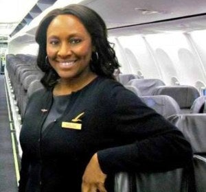 La auxiliar de vuelo Shelia Fedrick La auxiliar de vuelo Shelia Fedrick