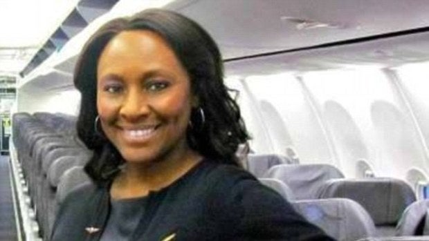 La auxiliar de vuelo Shelia Fedrick