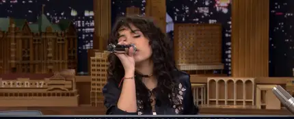 Alessia Cara en el programa de Jimmy Fallon Alessia Cara en el programa de Jimmy Fallon