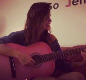 Lara Álvarez versionando 'Despacito' de Luis Fonsi y Daddy Yankee Lara Álvarez versionando 'Despacito' de Luis Fonsi y Daddy Yankee