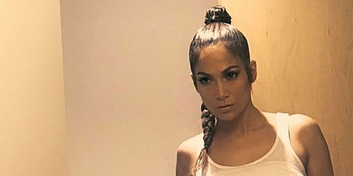 Jennifer Lopez comparte una foto muy sexy