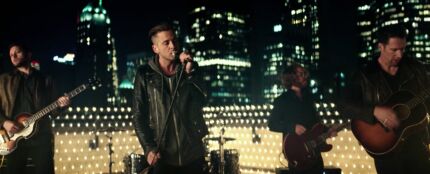 OneRepublic en el v&iacute;deo de 'Let's Hurt Tonight'