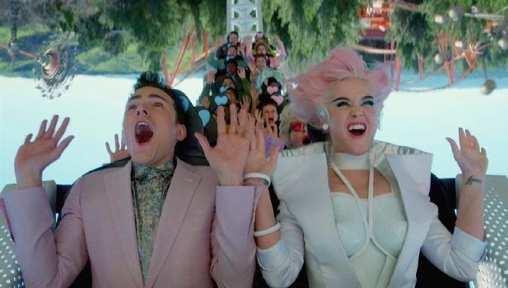 Oblivia, el parque de atracciones de Katy Perry que satiriza el capitalismo