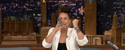 Alicia Keys en el programa de Jimmy Fallon Alicia Keys en el programa de Jimmy Fallon