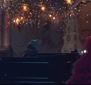 John Legend y Ariana Grande en el vídeo 'Beauty And The Beast' John Legend y Ariana Grande en el vídeo 'Beauty And The Beast'