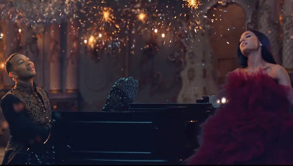 John Legend y Ariana Grande en el vídeo 'Beauty And The Beast'