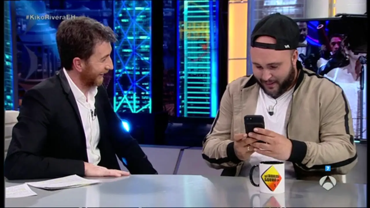 Frame 54.28 de: Kiko Rivera le envÃa un Whatsapp con el emoticono de la flamenca a Isabel Pantoja, en directo, en 'El Hormiguero 3.0' Frame 54.28 de: Kiko Rivera le envÃa un Whatsapp con el emoticono de la flamenca a Isabel Pantoja, en directo, en 'El Hormiguero 3.0'
