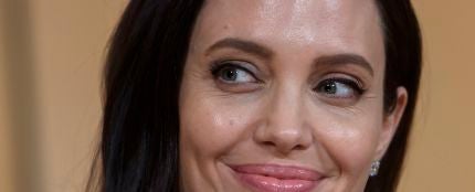 Angelina Jolie vuelve a sonreír después de que Brad Pitt haya hecho las paces con sus hijos