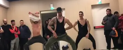 Cuban Flex bailando 'Despacito' Cuban Flex bailando 'Despacito'