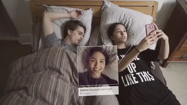Un grupo de jóvenes crea una campaña para denunciar el postureo de las redes sociales