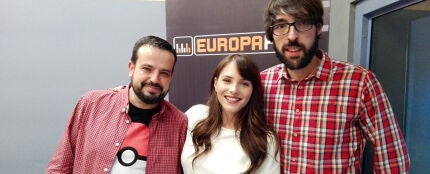 Andrea Duro con Quique Peinado y Kiko Béjar en Europlay