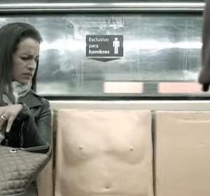 Asiento con "pene" en el Metro Asiento con "pene" en el Metro