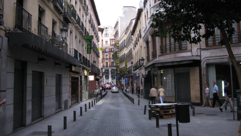 Calle de La Cruz, zona donde fue detenido por masturbarse en público