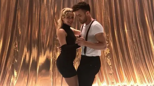 Shakira te enseña a bailar bachata con unos sencillos pasos