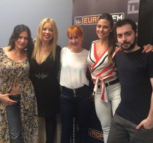 Mireia Montávez con el equipo de Ponte a Prueba Mireia Montávez con el equipo de Ponte a Prueba