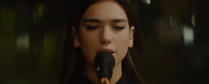 Dua Lipa canta en acústico 'Scared To Be Lonely', con Martin Garrix Dua Lipa canta en acústico 'Scared To Be Lonely', con Martin Garrix