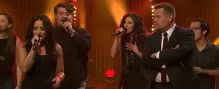 James Corden y Demi Lovato se enfrentan a una batalla de divas James Corden y Demi Lovato se enfrentan a una batalla de divas