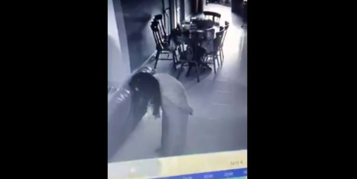 Las cámaras de seguridad graban la posesión demoníaca de una empleada del hogar