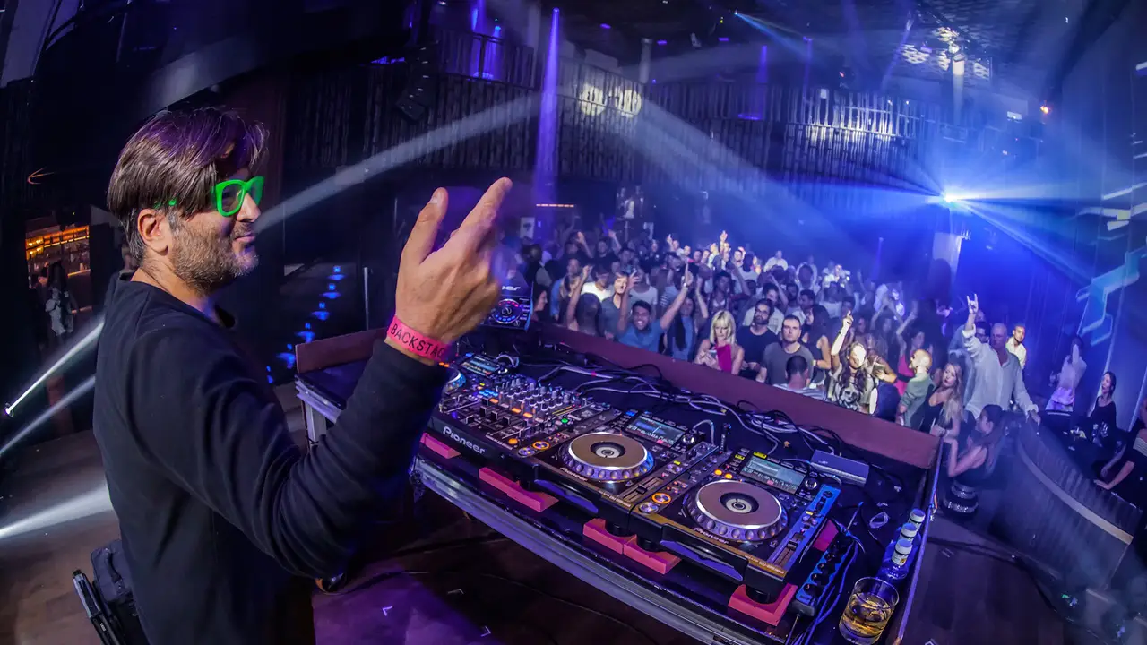 Wally Lopez, DJ residente de Heart Beat Wally Lopez, DJ residente de Heart Beat