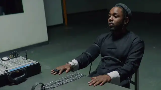Kendrick Lamar en el videoclip de 'DNA'