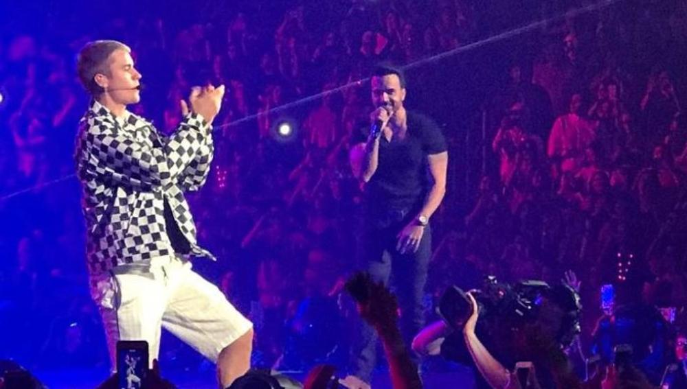 Luis Fonsi en el concierto de Justin Bieber en Puerto Rico