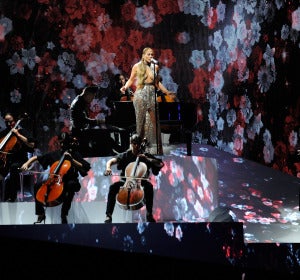 Jennifer Lopez presenta su nuevo single en la gala de los Latin Billboards 2017 Jennifer Lopez presenta su nuevo single en la gala de los Latin Billboards 2017