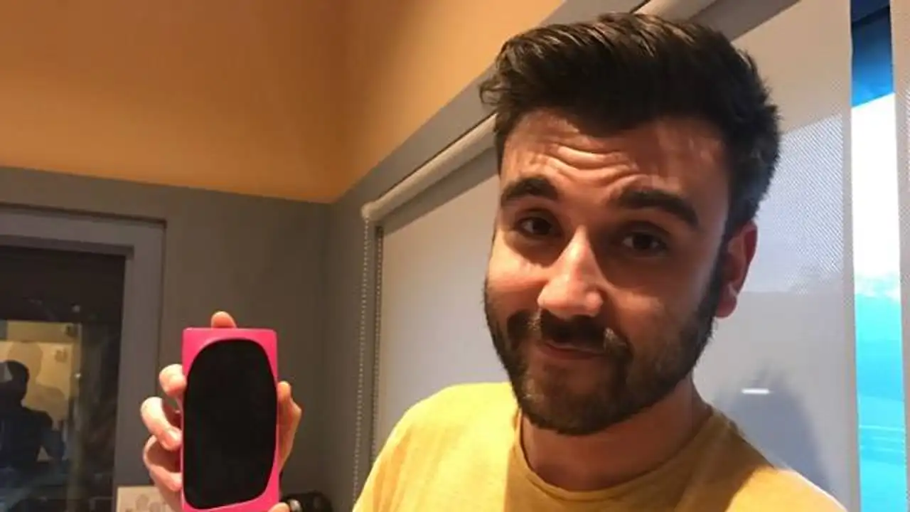 Gonzalo Sáez consigue hacer una funda casera para el móvil Gonzalo Sáez consigue hacer una funda casera para el móvil