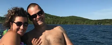 Ilusión óptica: ¿el chico está desnudo? Ilusión óptica: ¿el chico está desnudo?