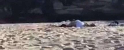 Pareja grabada teniendo sexo en la playa Pareja grabada teniendo sexo en la playa