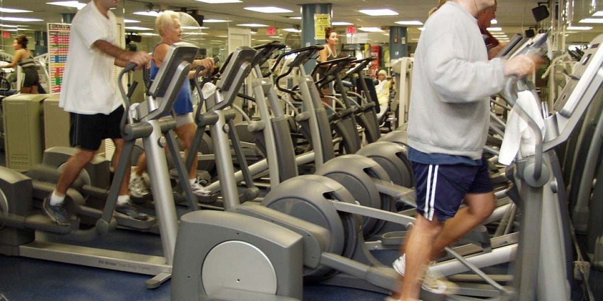 Elíptica en gimnasio