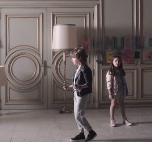 Alejandro Sanz presenta una nueva versión de 'Y, ¿si fuera ella?', junto con 17 artistas Alejandro Sanz presenta una nueva versión de 'Y, ¿si fuera ella?', junto con 17 artistas