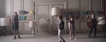 Alejandro Sanz presenta una nueva versión de 'Y, ¿si fuera ella?', junto con 17 artistas Alejandro Sanz presenta una nueva versión de 'Y, ¿si fuera ella?', junto con 17 artistas
