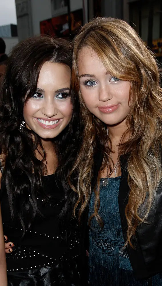 Miley Cyrus y Demi Lovato Miley Cyrus y Demi Lovato
