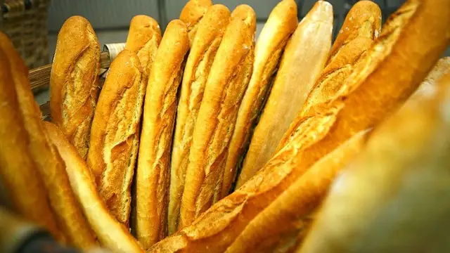 Barras de pan en una panadería