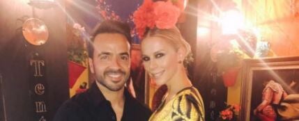 Luis Fonsi junto a su esposa Águeda López