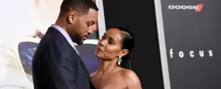 La pareja se casó en la Nochevieja de 1997, cuando ella llevaba tres meses de embarazo. La pareja se casó en la Nochevieja de 1997, cuando ella llevaba tres meses de embarazo.