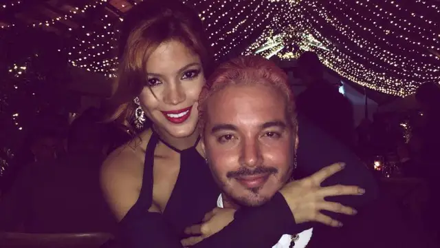 J Balvin y su hermana Carolina