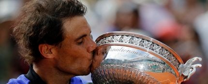 Rafa Nadal besa su d&eacute;cimo Roland Garros