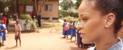 Rihanna en un documental en Malawi
