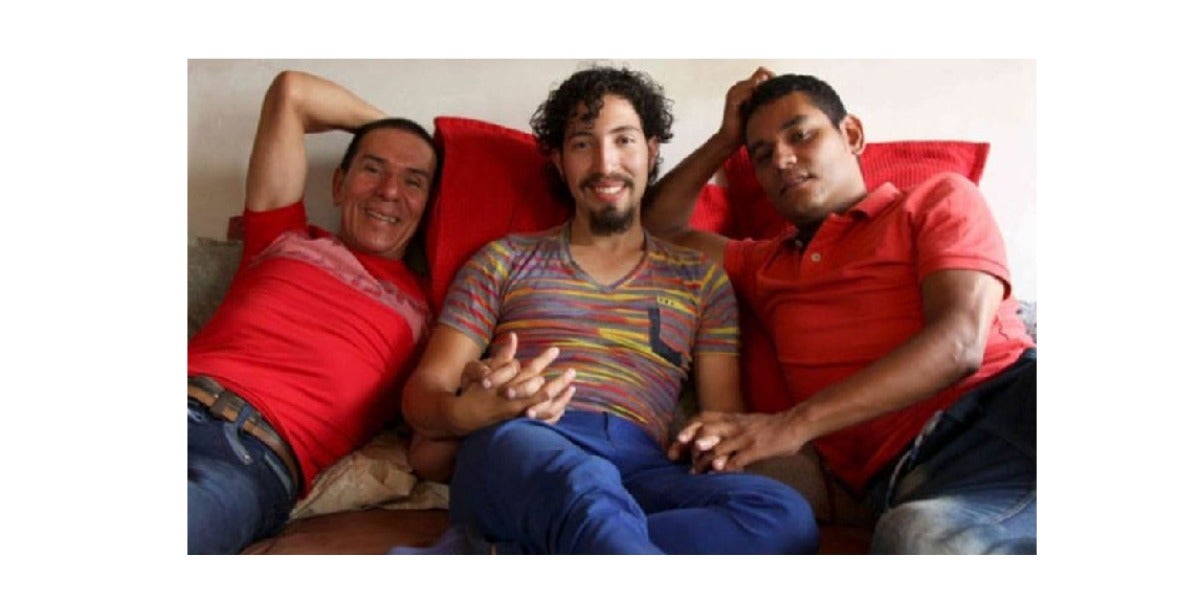 Colombia autoriza el primer matrimonio a tres