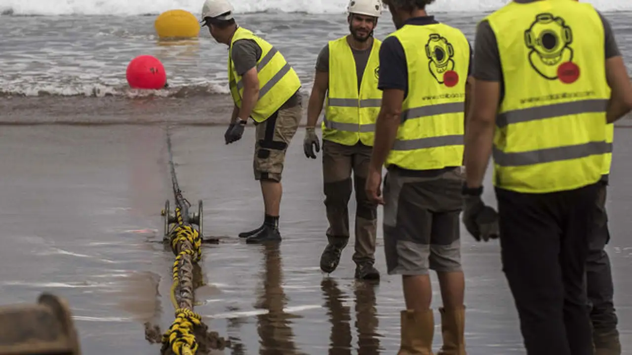 El cable de fibra óptica de 6.600 kilómetros que conectará España y EEUU El cable de fibra óptica de 6.600 kilómetros que conectará España y EEUU