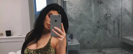 Kylie Jenner con un bikini de terciopelo Kylie Jenner con un bikini de terciopelo
