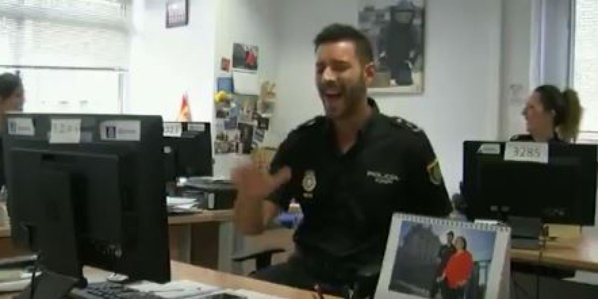 Policía Nacional bailando el Despacito