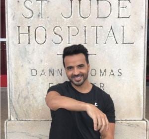 Luis Fonsi visita el St. Jude Children Research Hospital Luis Fonsi visita el St. Jude Children Research Hospital