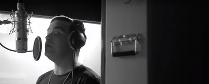 Robbie Williams para 'Bridge Over Troubled Waters' Robbie Williams para 'Bridge Over Troubled Waters'
