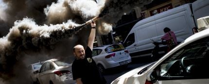 Una manifestación de taxistas recorre el centro de Barcelona