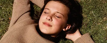Millie Bobby Brown en el videoclip de 'I Dare You', de The xx Millie Bobby Brown en el videoclip de 'I Dare You', de The xx